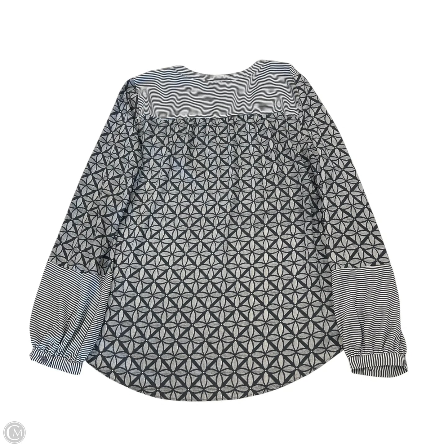 Top Long Sleeve By Clothes Mentor In Grey & White, Size: Xs