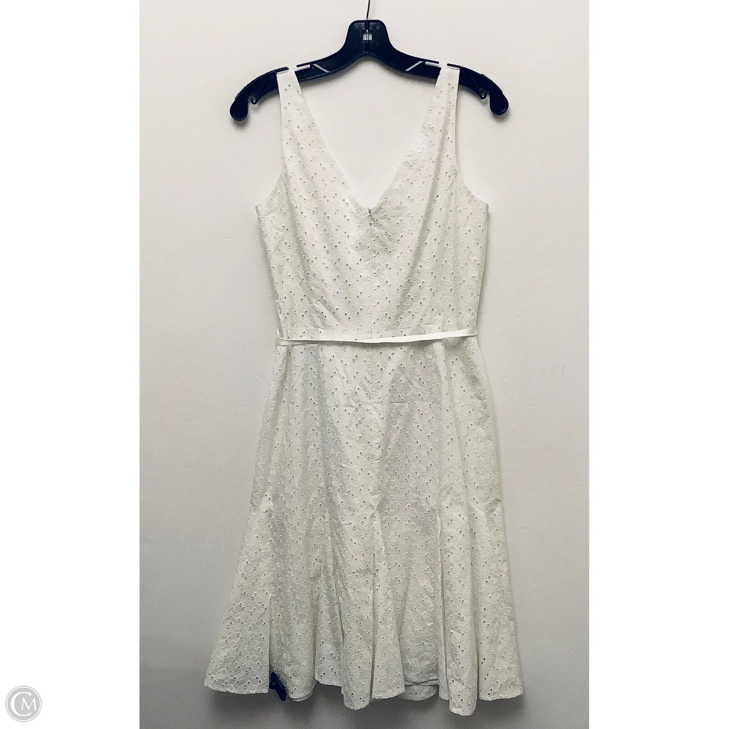 Dress Casual Short By White House Black Market In White, Size: 8