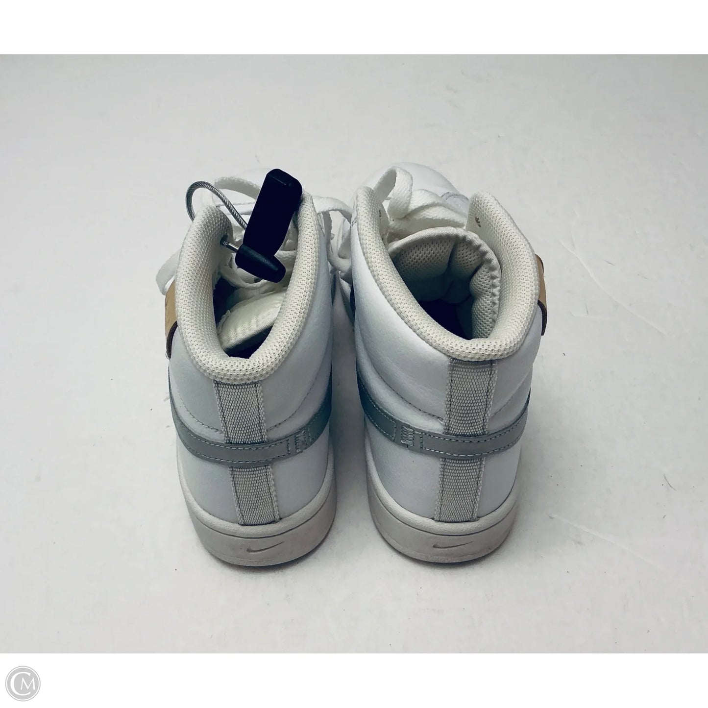 Shoes Sneakers By Nike In White, Size: 9.5
