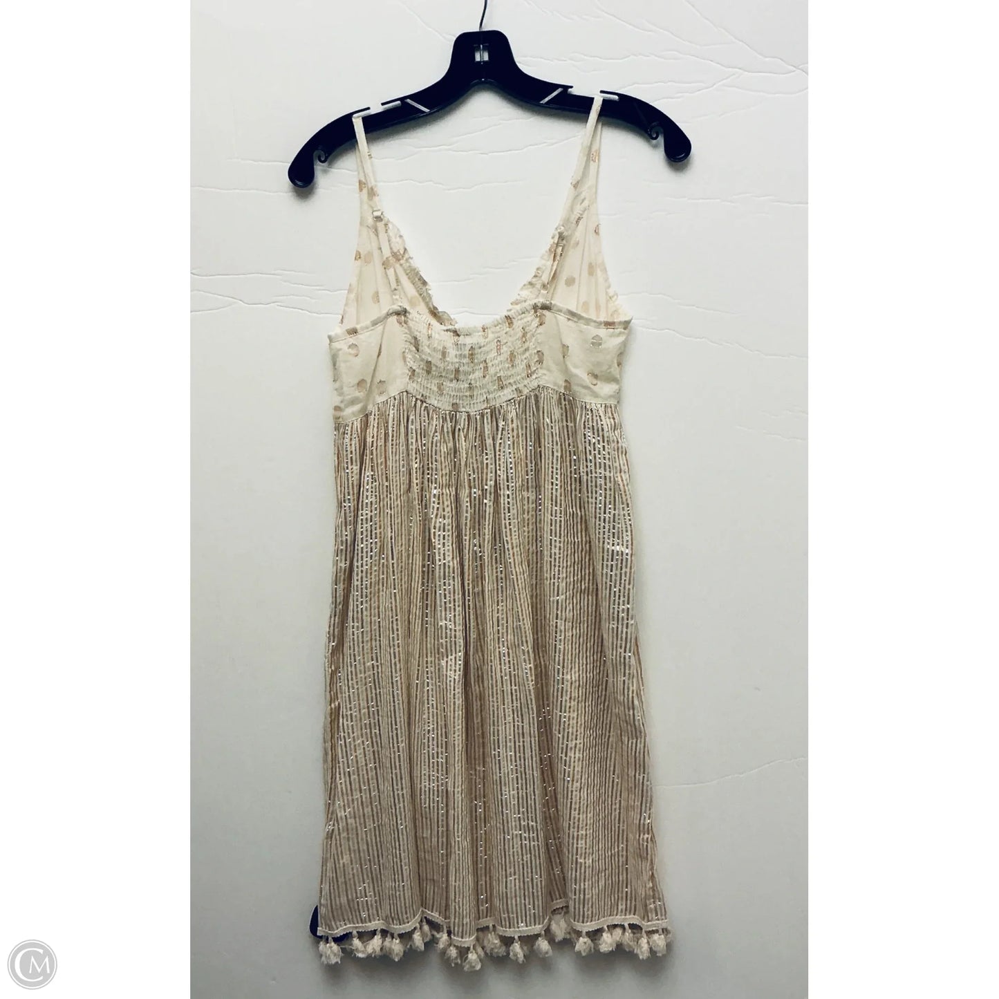 Dress Casual Short By Clothes Mentor In Gold, Size: S