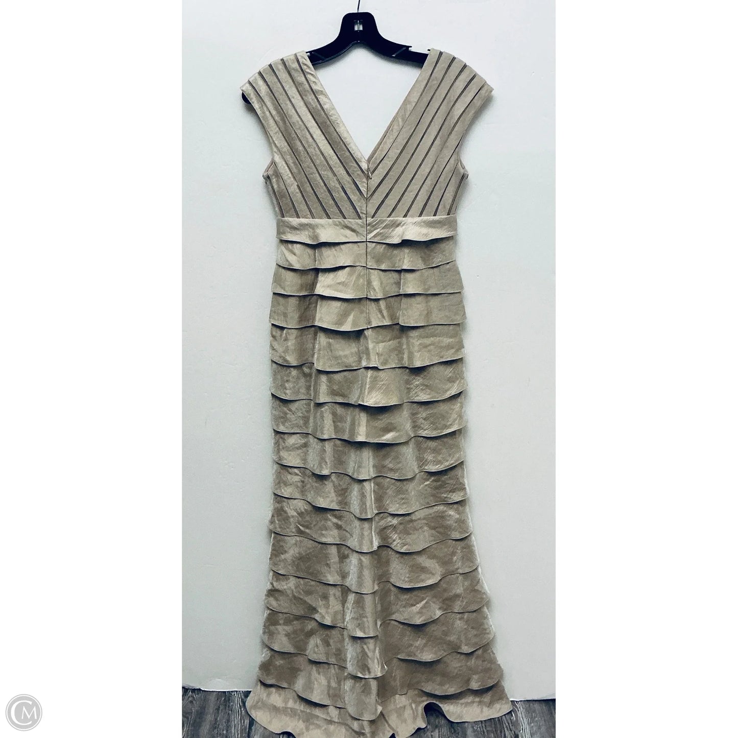 Dress Party Long By Adrianna Papell In Gold, Size: 2p