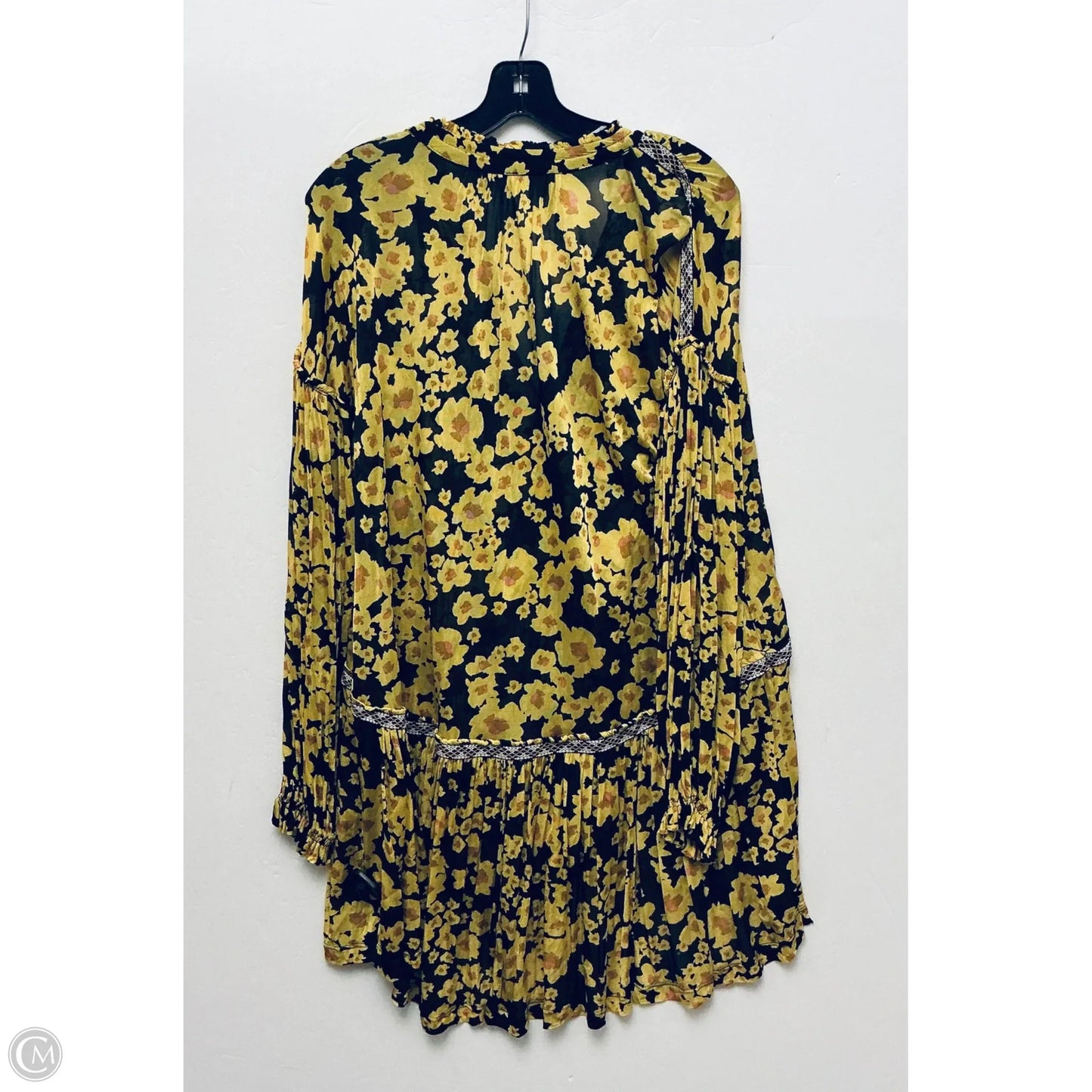 Top Long Sleeve By Free People In Yellow, Size: M