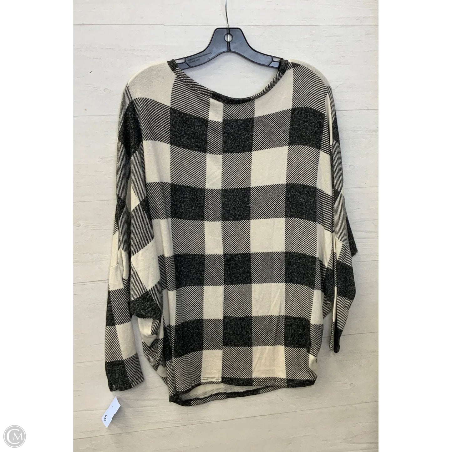 Top Long Sleeve By Maurices In Plaid Pattern, Size: M