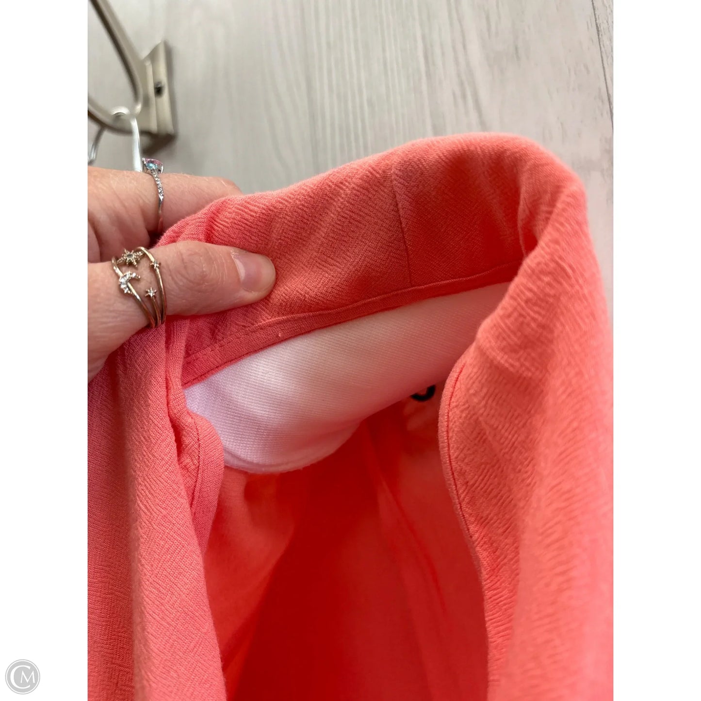 Top Short Sleeve By Express In Melon, Size: L