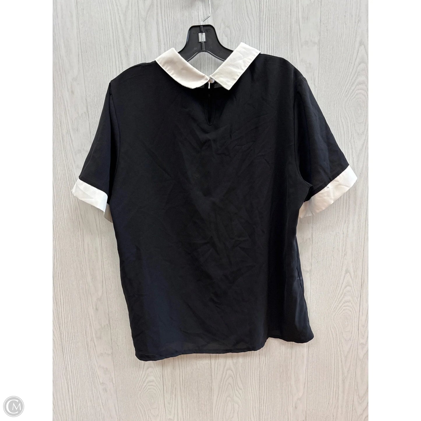Top Short Sleeve By Shein In Black & White, Size: Xl