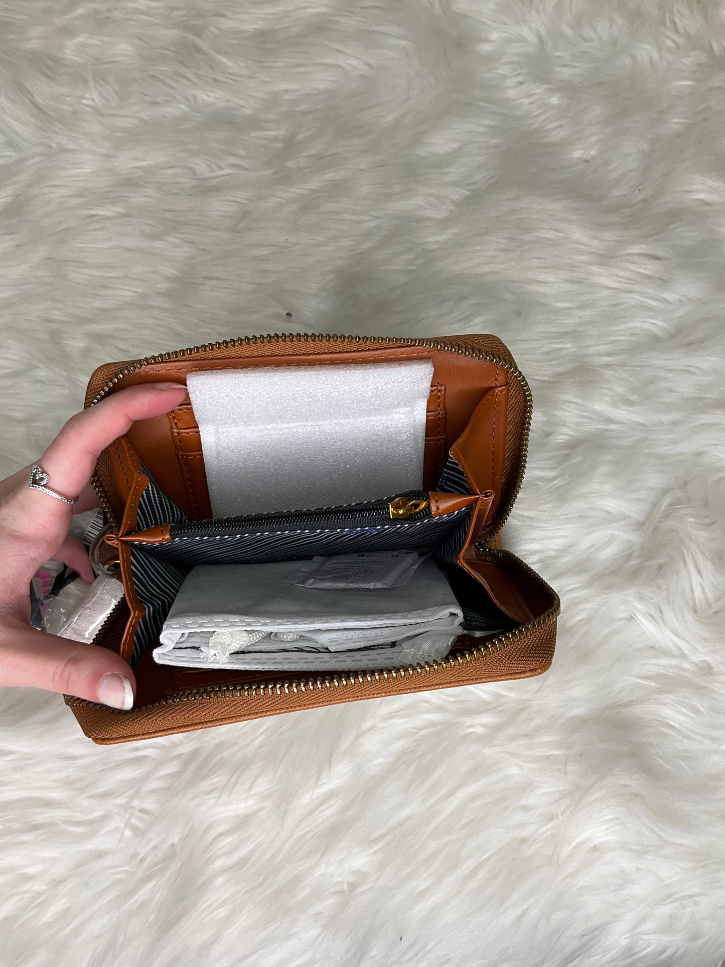 Wallet By Cma Size: Medium