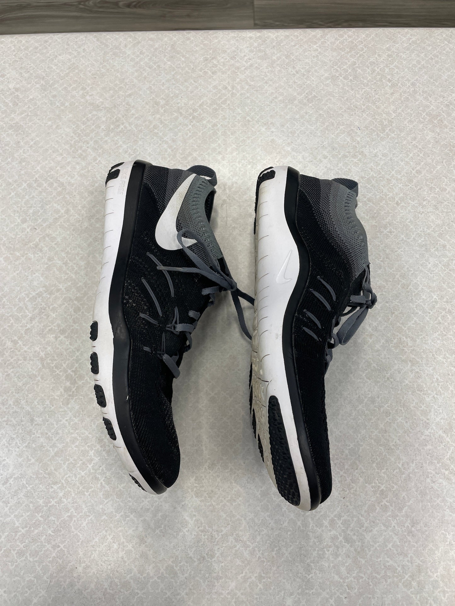 Shoes Athletic By Nike Size: 8.5