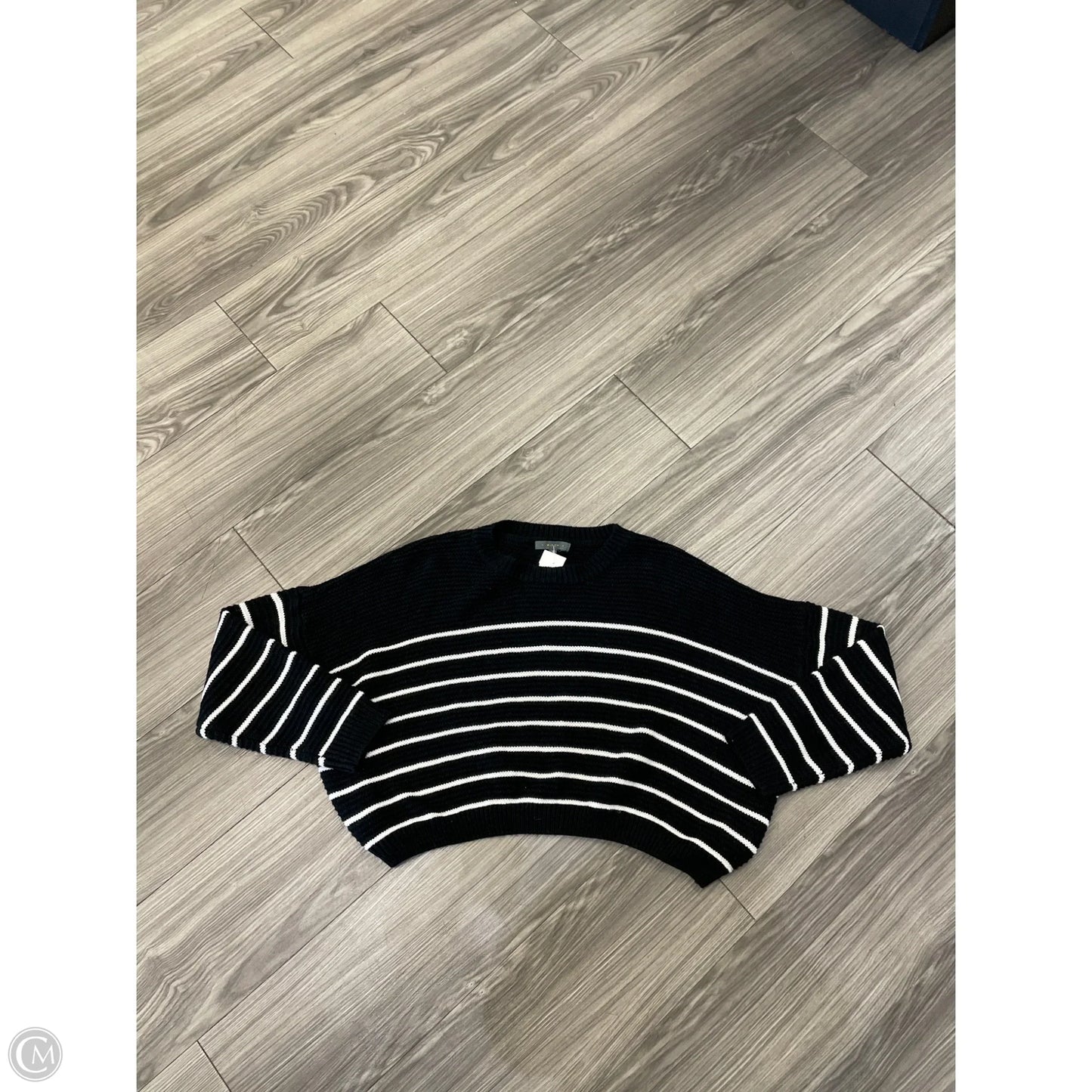 Sweater By Clothes Mentor In Black & White, Size: S