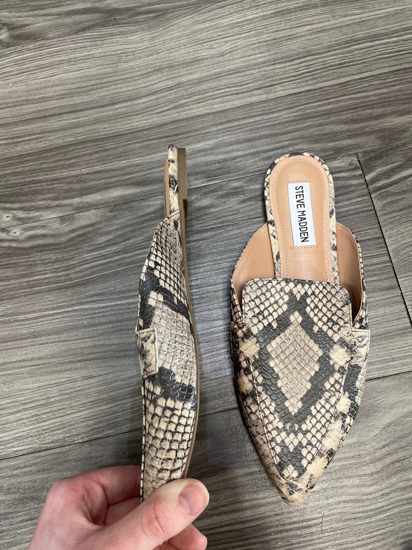 Shoes Flats By Steve Madden Size: 6.5
