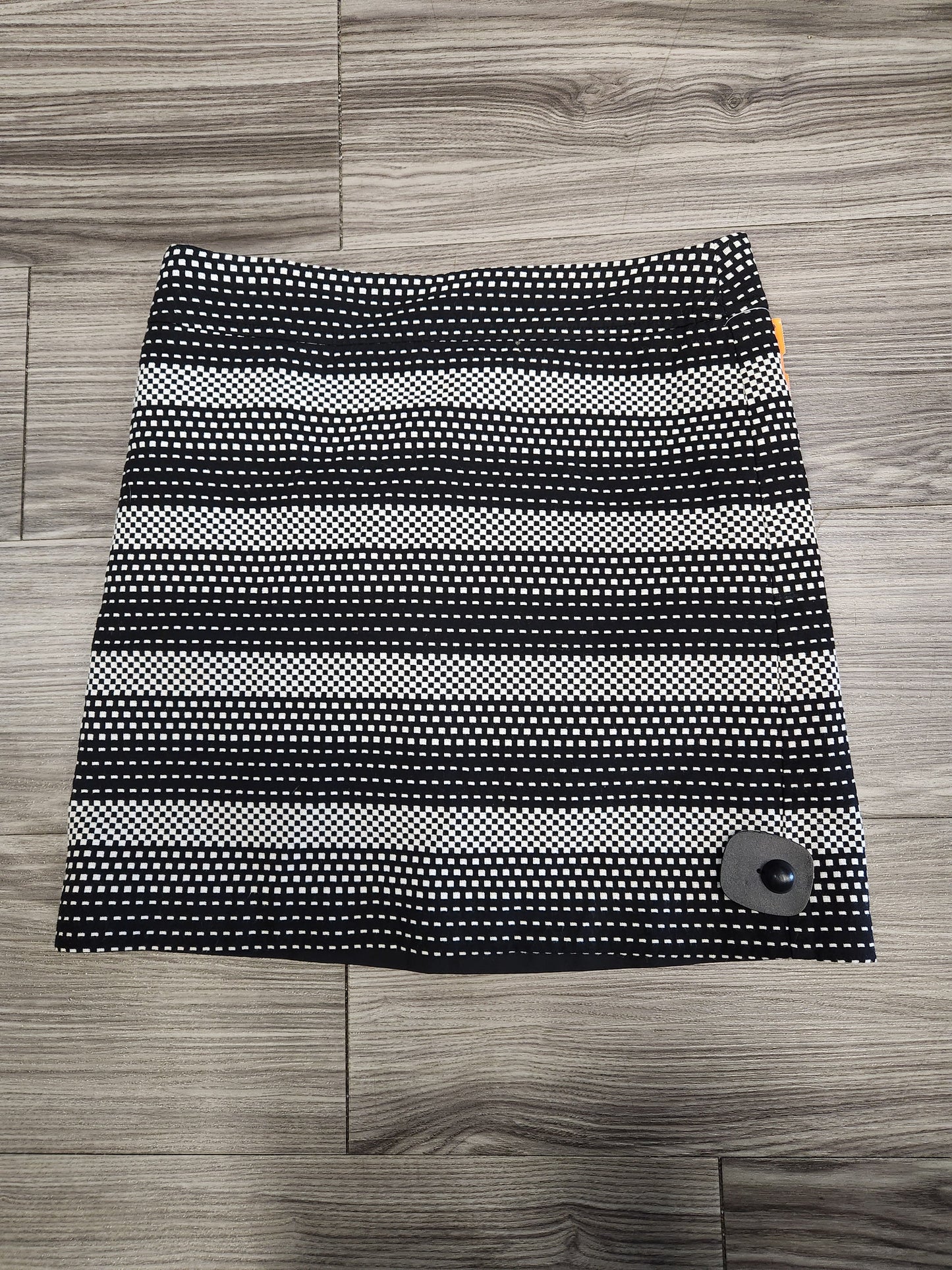 Skirt Mini & Short By Loft Size: 00