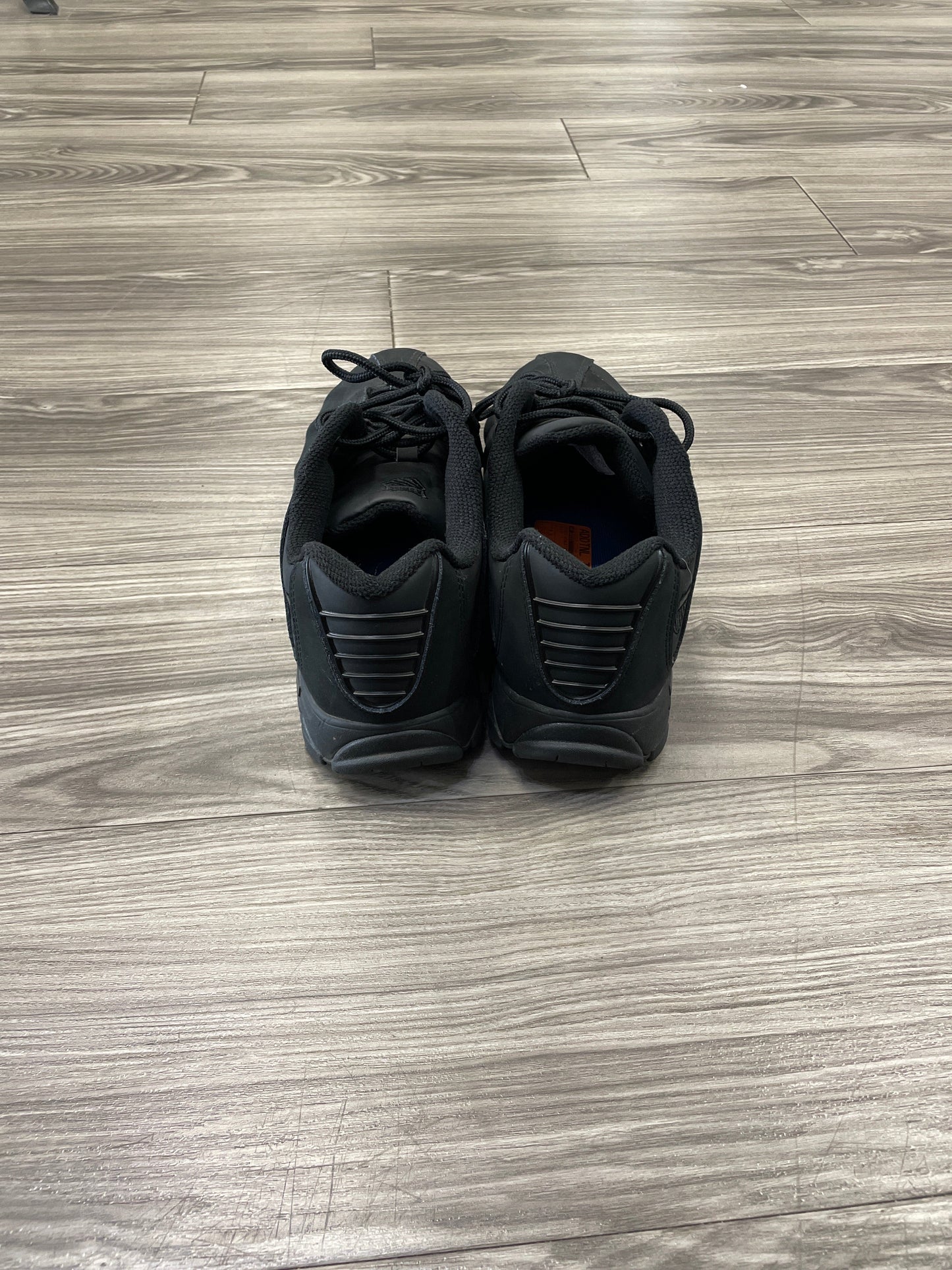 Shoes Athletic By K Swiss Size: 9.5