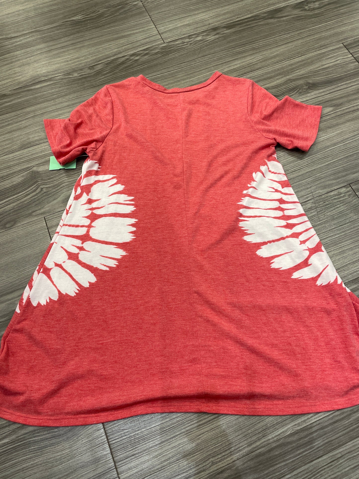 Red & White Top Short Sleeve Clothes Mentor, Size M