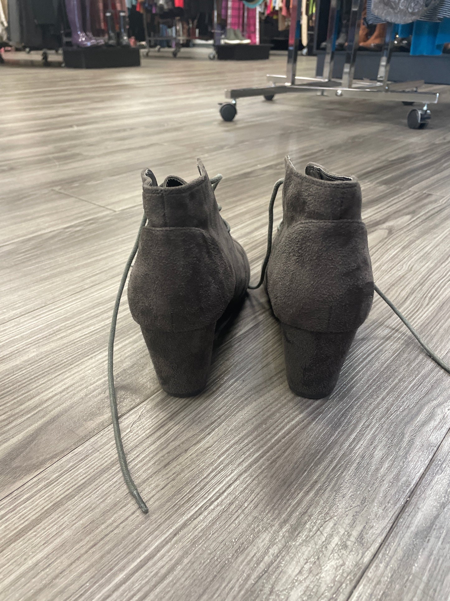 Boots Ankle Heels By Clothes Mentor In Brown, Size: 9
