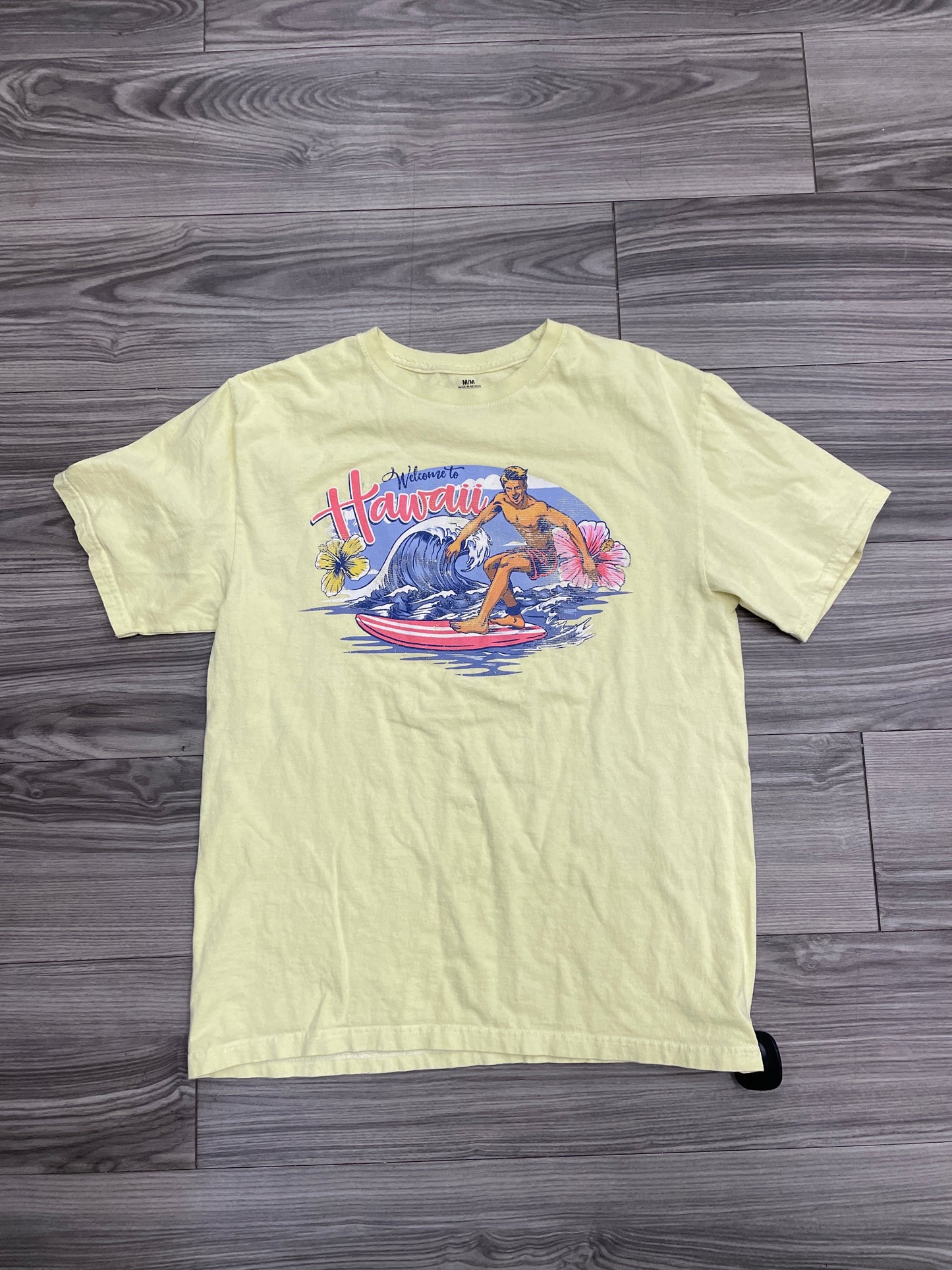 Top Short Sleeve By Clothes Mentor In Yellow, Size: M