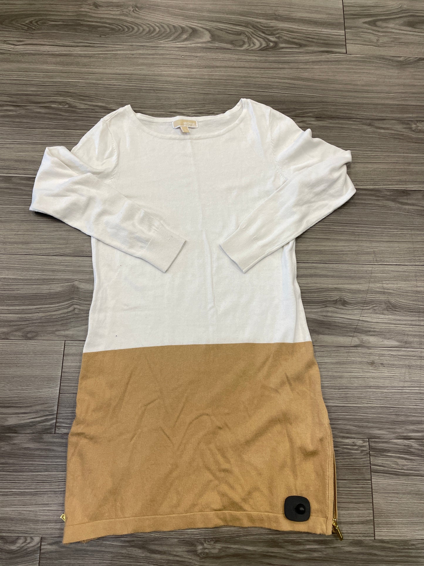 Dress Casual Short By Michael Kors Size: L