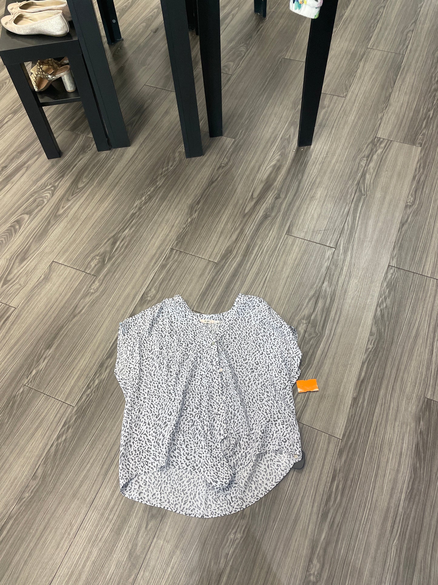 Top Short Sleeve By Francesca's Size: S