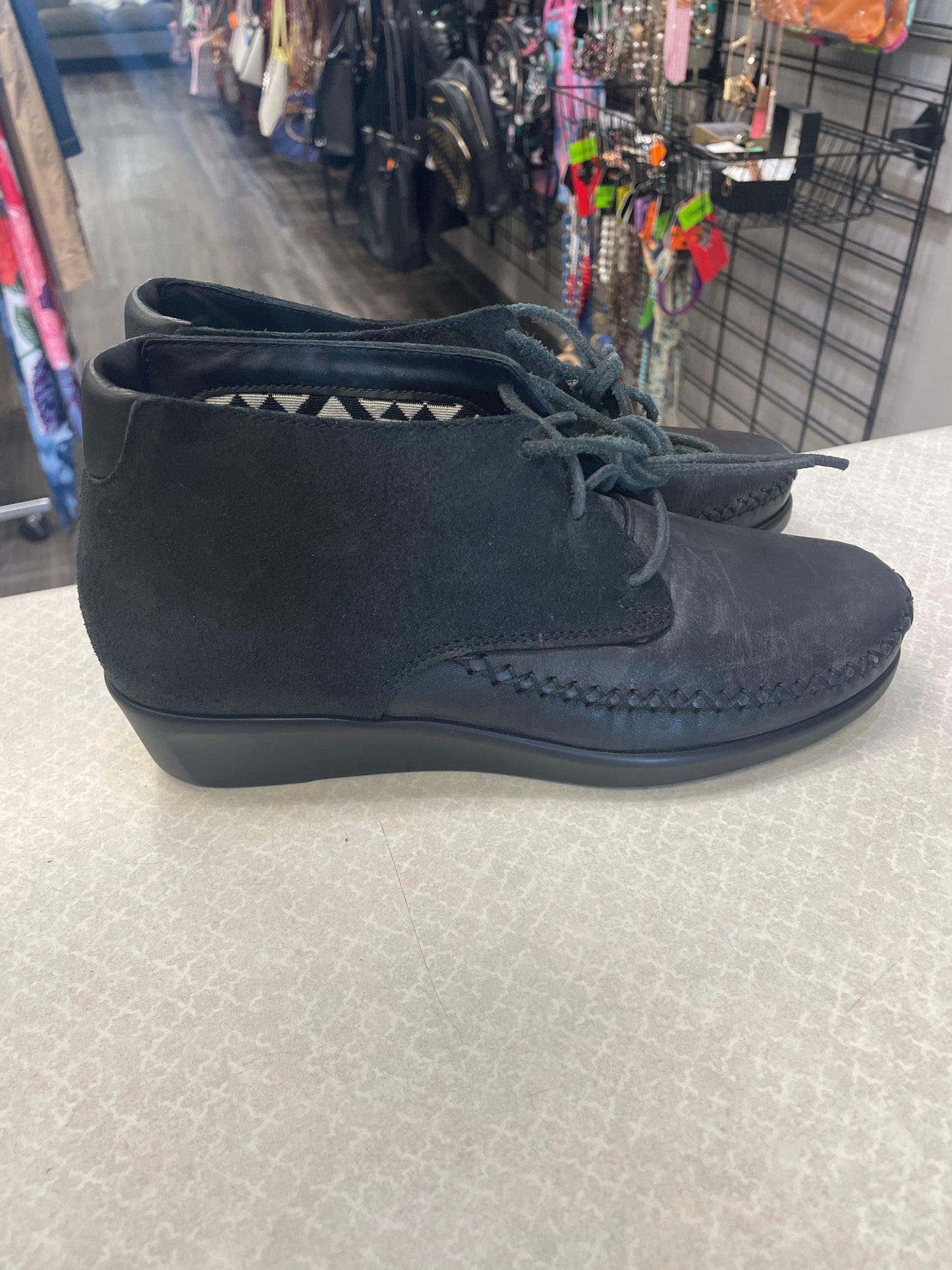 Shoes Flats By Sas In Black, Size: 7.5