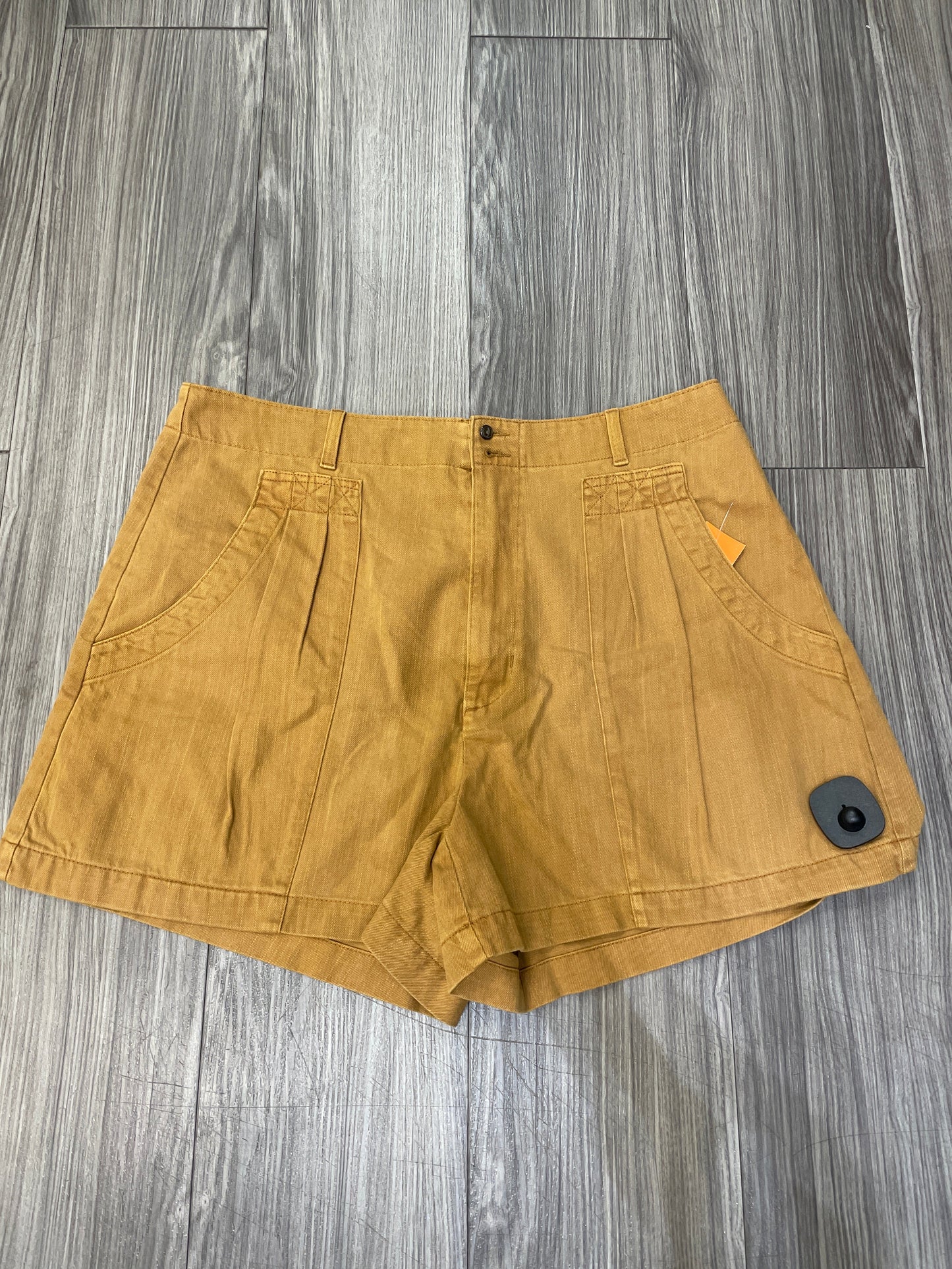 Shorts By Universal Thread Size: 14