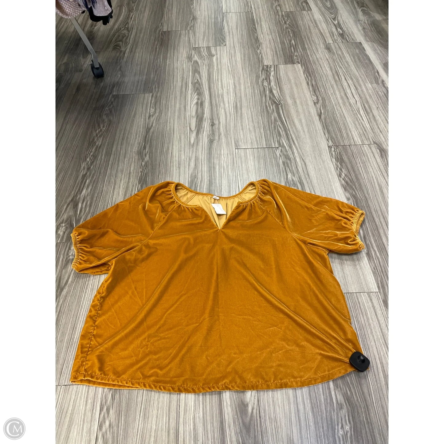 Top Short Sleeve By Old Navy In Yellow, Size: Xl
