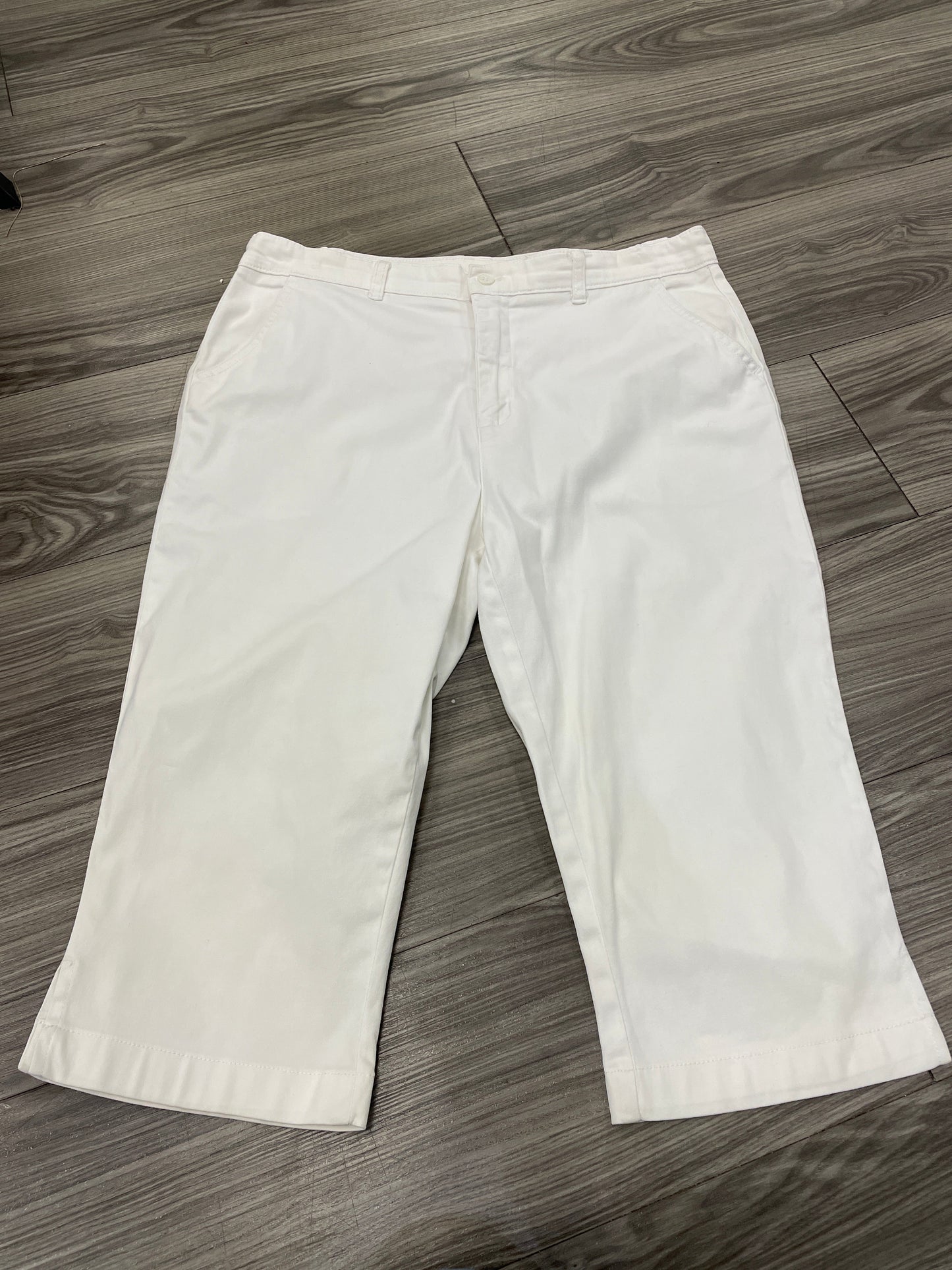 Capris By Paul Harris Size: 8