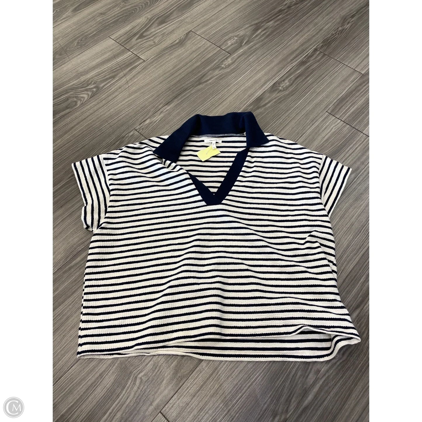 Top Short Sleeve By Maurices In Striped Pattern, Size: L