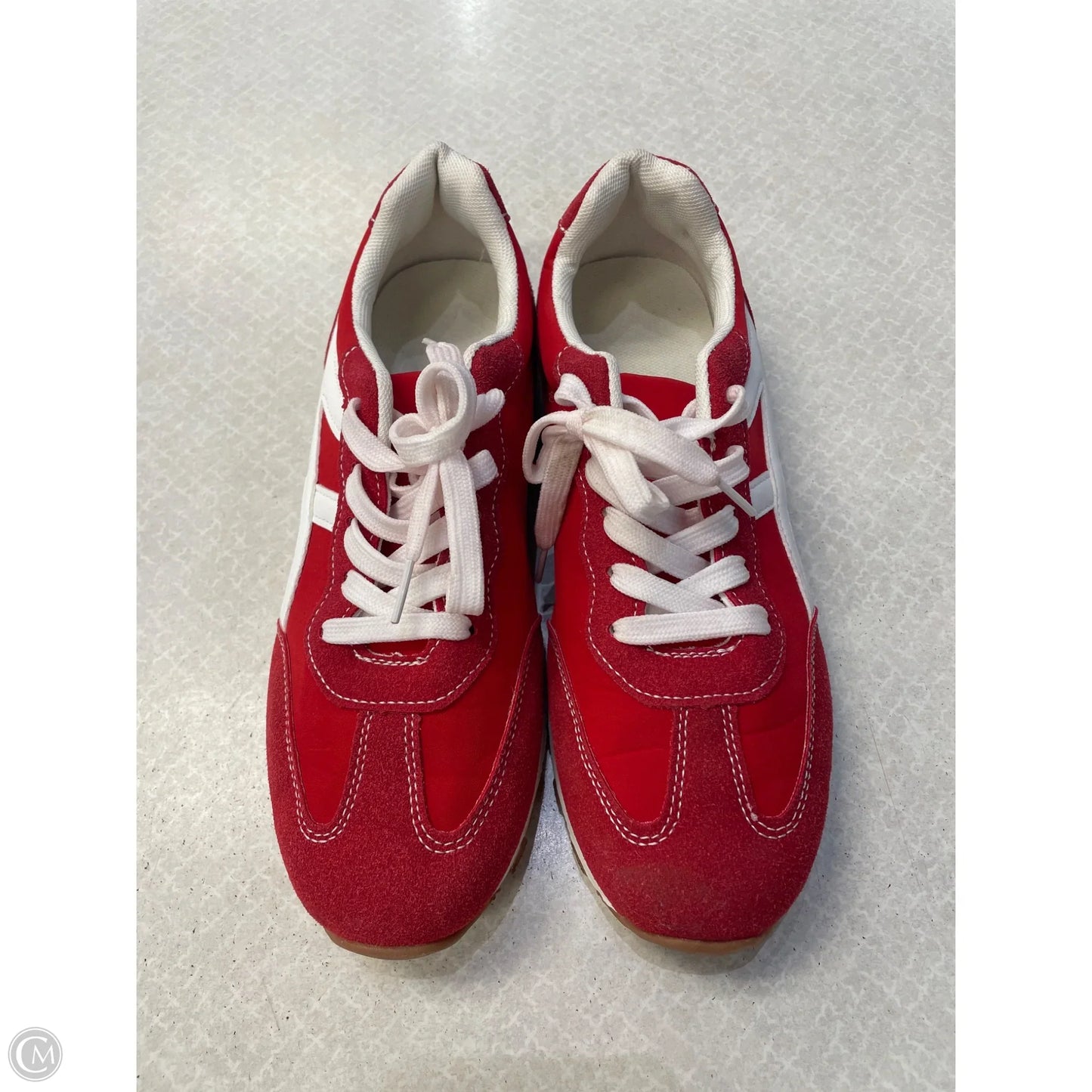 Shoes Sneakers By Clothes Mentor In Red, Size: 9