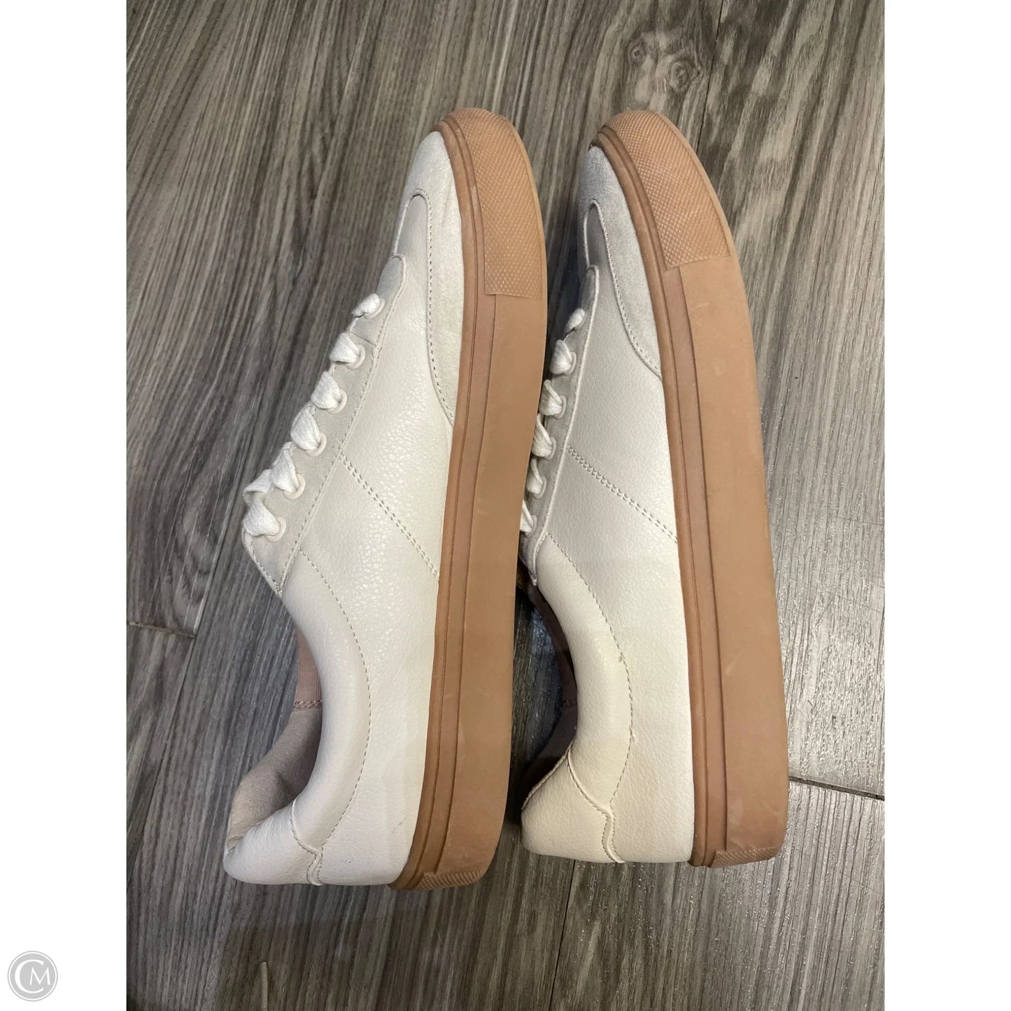 Shoes Sneakers By Loft In White, Size: 9