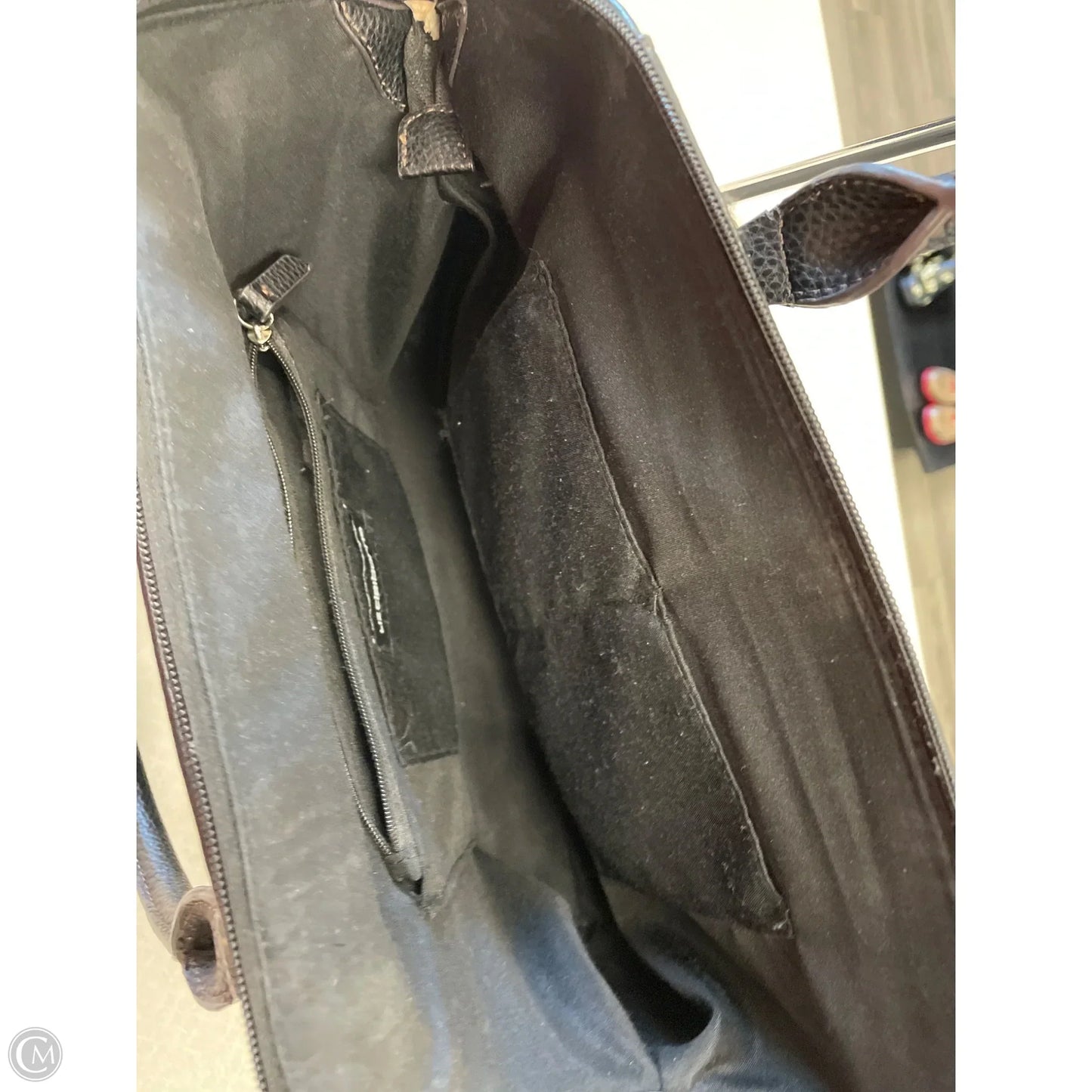 Handbag Leather By Liz Claiborne, Size: Medium