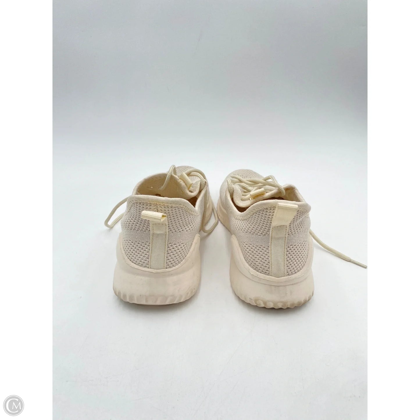 Shoes Sneakers By Clothes Mentor In Beige, Size: 7.5
