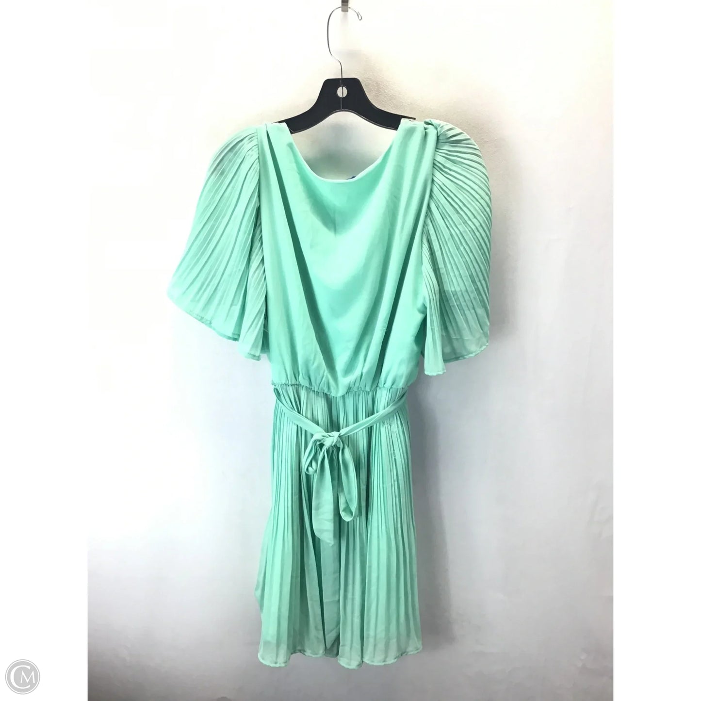 Dress Casual Short By She + Sky In Green, Size: L