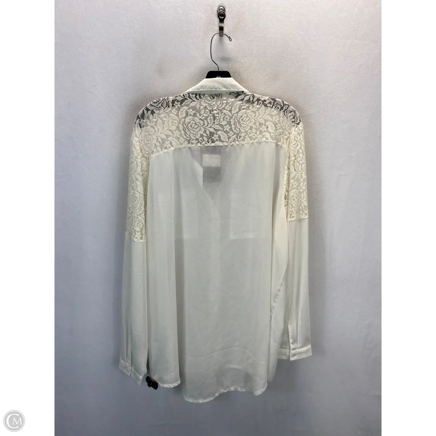 Blouse Long Sleeve By Clothes Mentor In Cream, Size: 2x