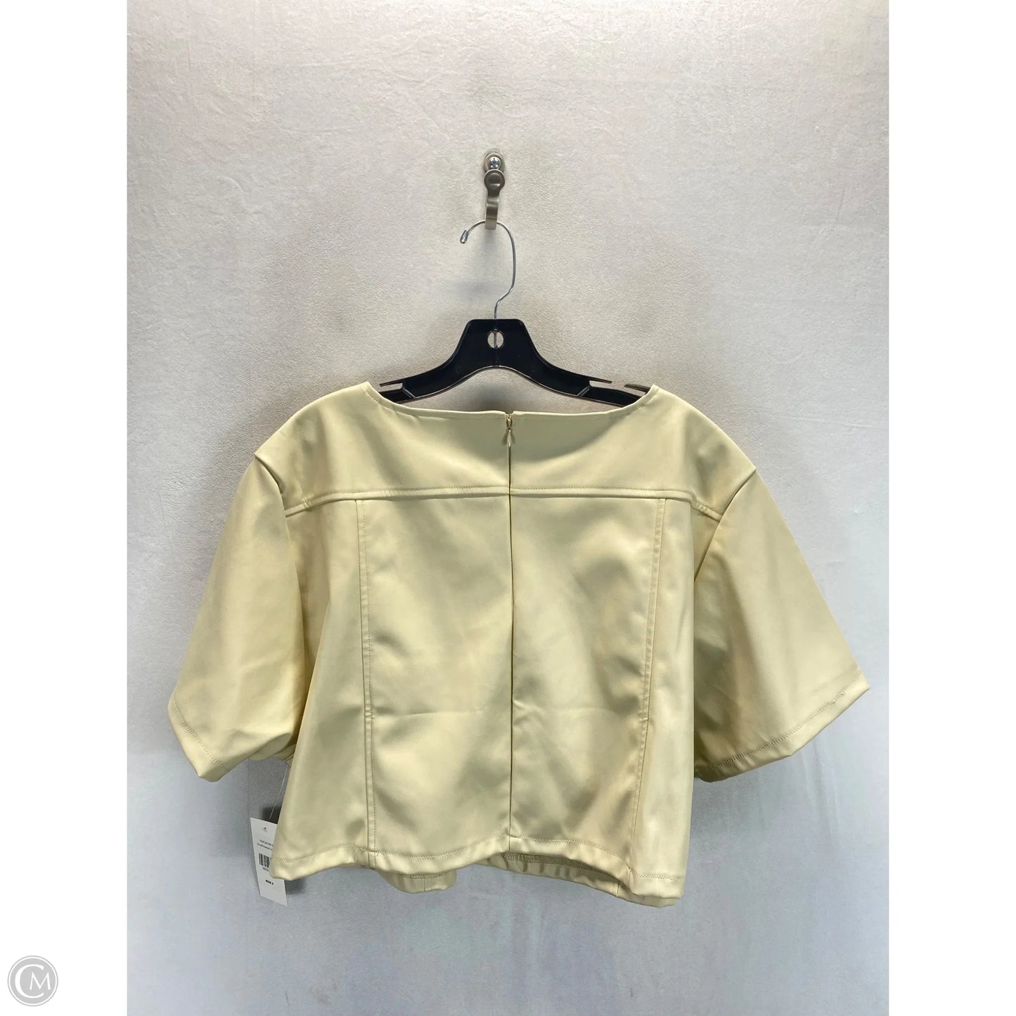 Top Short Sleeve By Fashion To Figure In Tan, Size: Xl