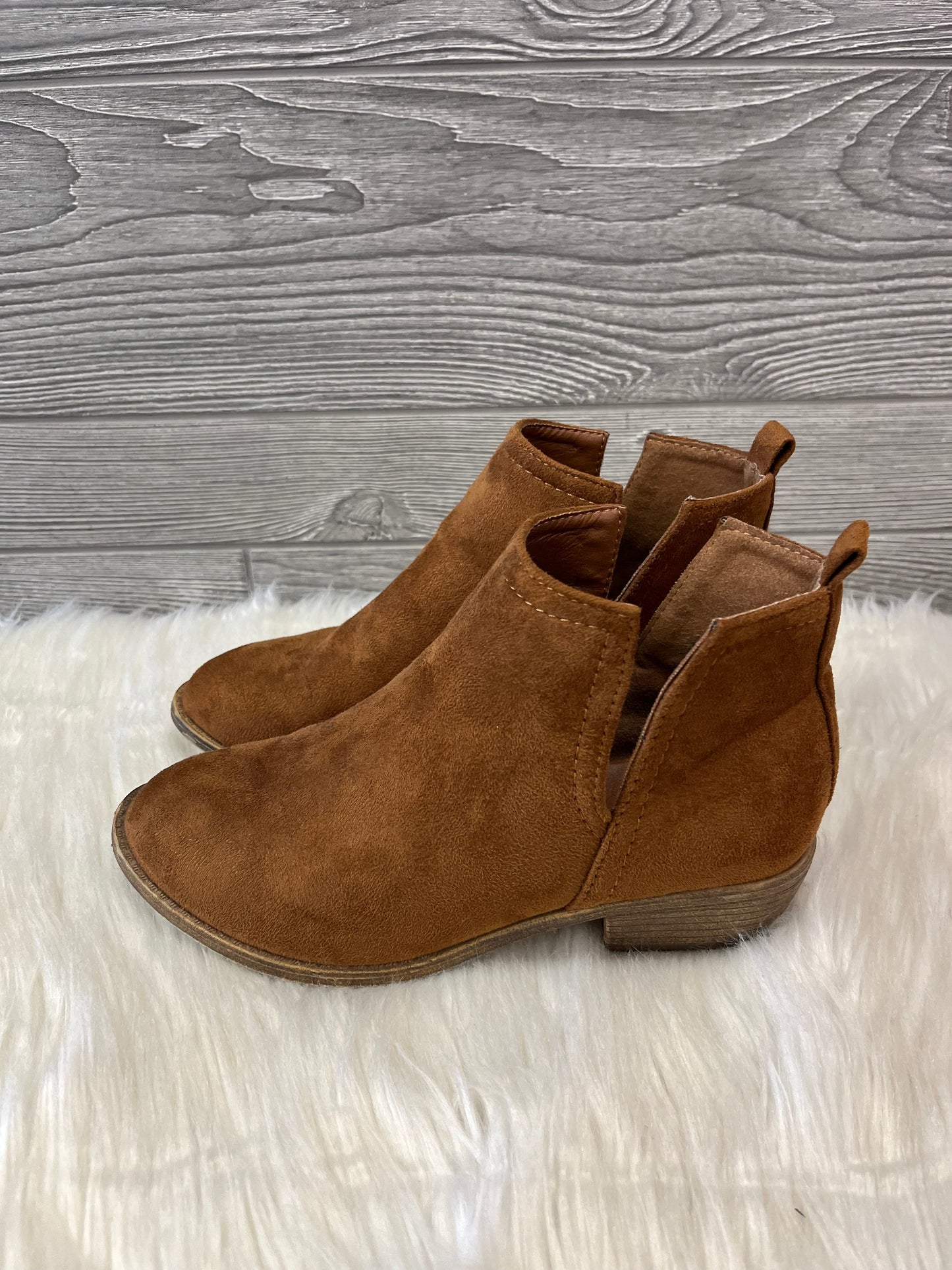 Shoes Flats By Clothes Mentor In Brown, Size: 7