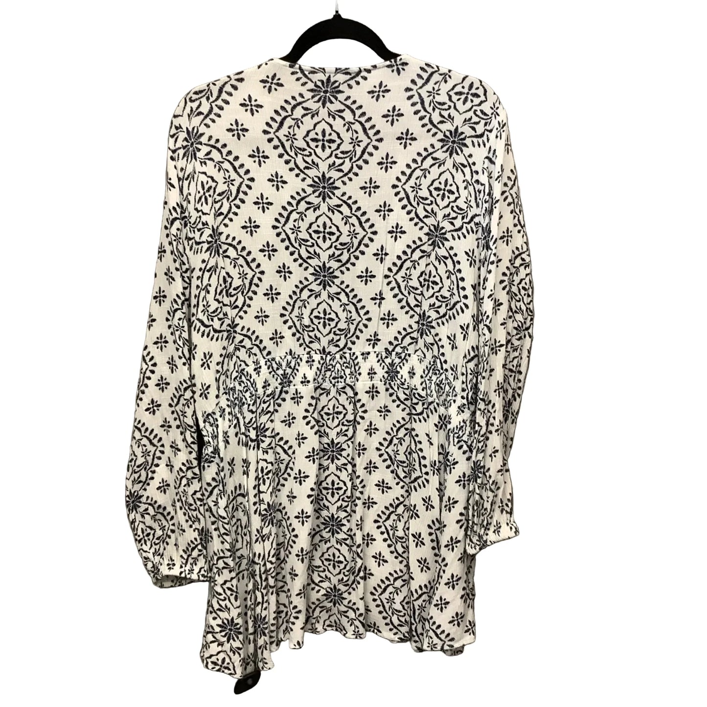 Top Long Sleeve By Lane Bryant In White, Size: 1x