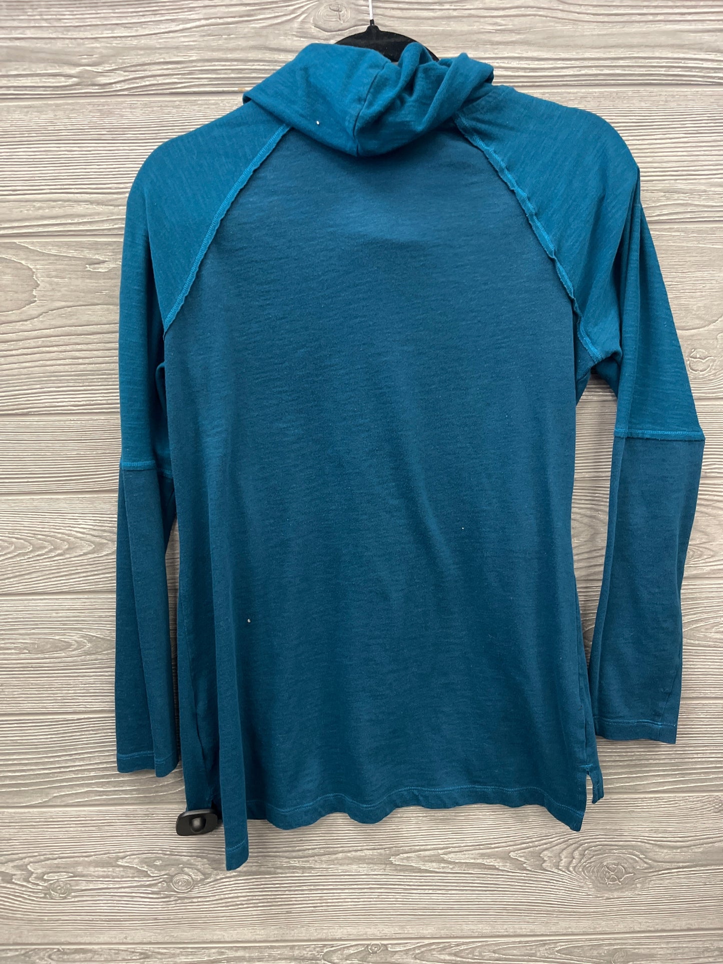 Top Long Sleeve By Columbia In Blue, Size: M