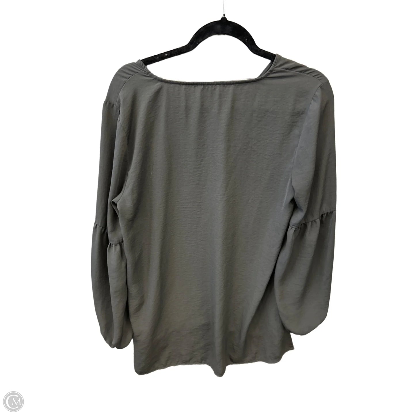 Top Long Sleeve By Maurices In Grey, Size: M