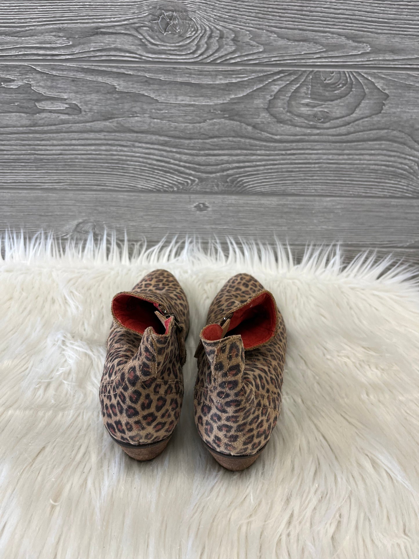 Boots Ankle Flats By Ariat Size: 8.5