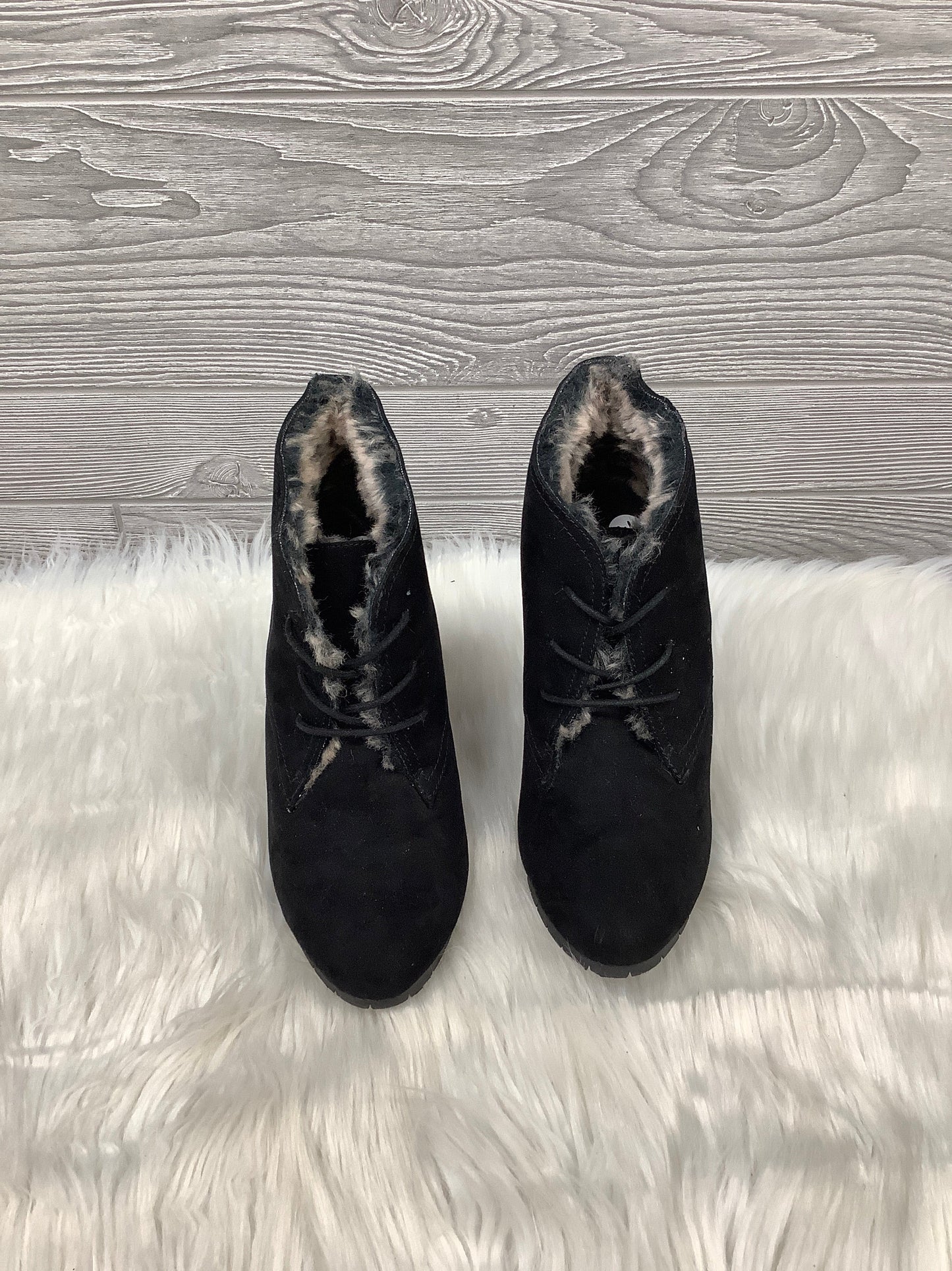 Boots Ankle Heels By Clothes Mentor In Black, Size: 9.5