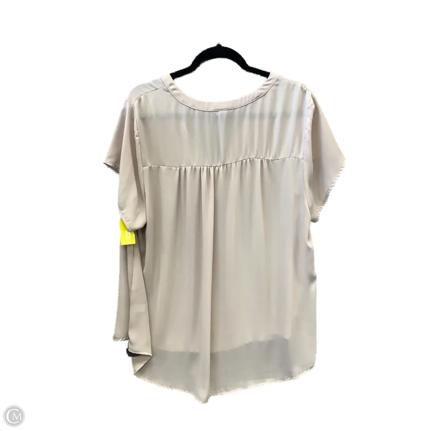 Top Short Sleeve By Torrid In Tan, Size: 1x