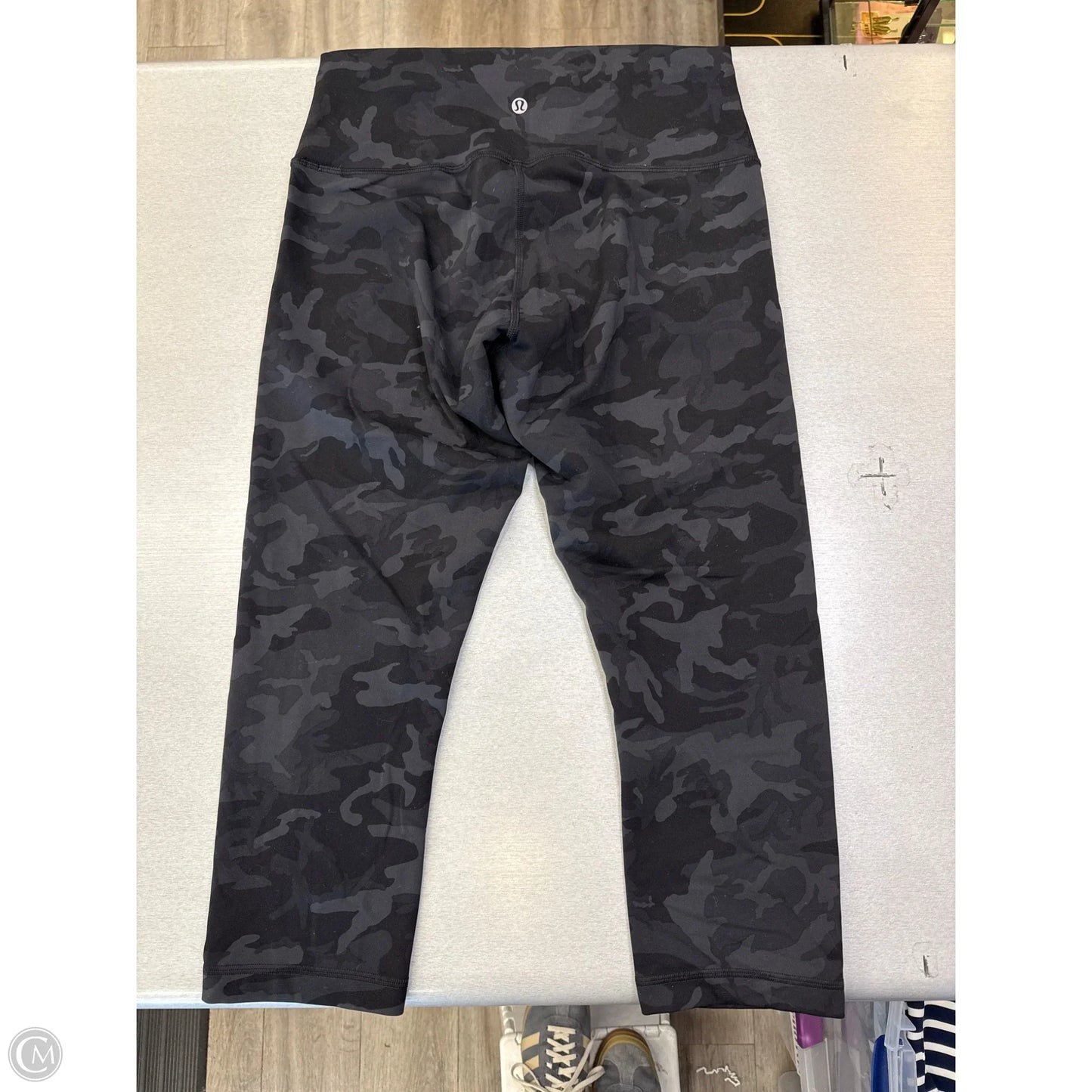Athletic Leggings Capris By Lululemon In Camouflage Print, Size: M