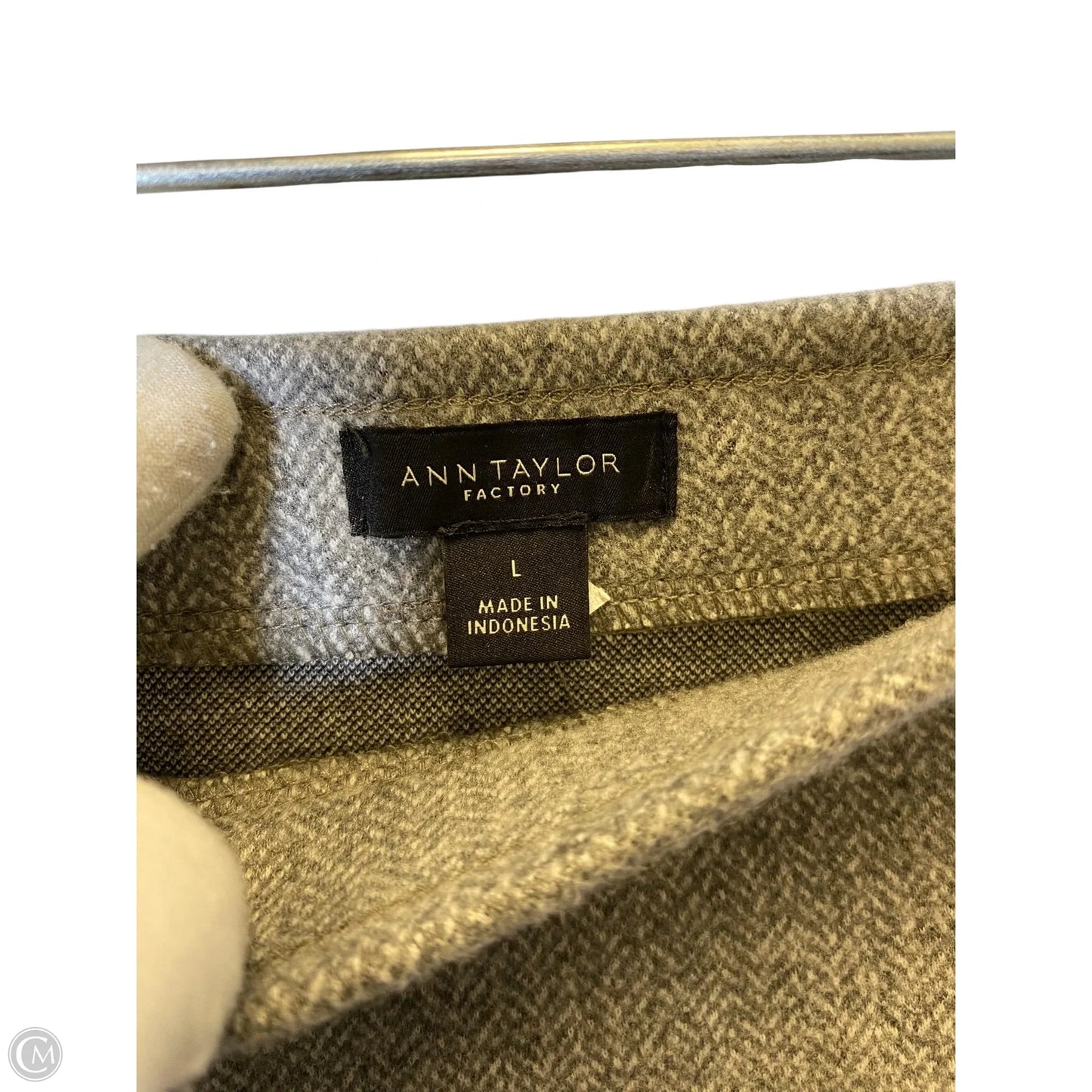 Skirt Mini & Short By Ann Taylor In Grey, Size: L