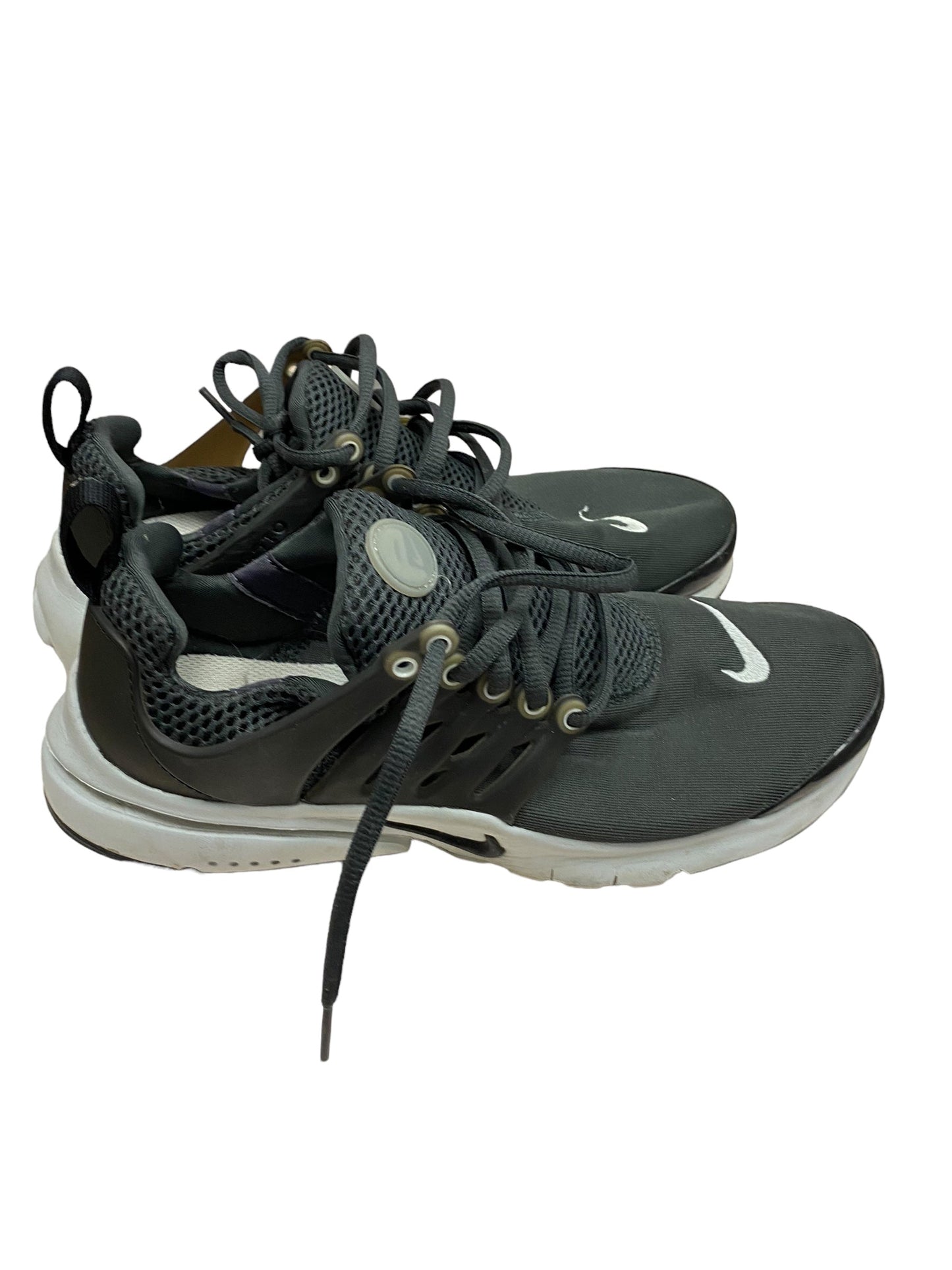 Black & Grey Shoes Sneakers Nike, Size 6Y