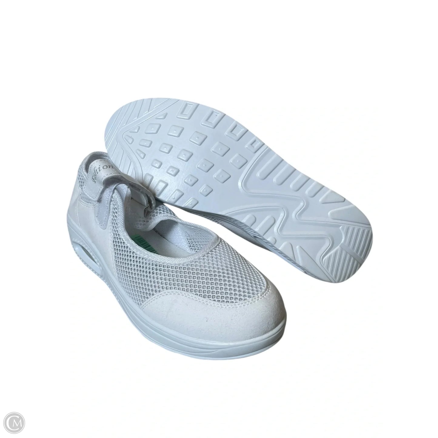 Shoes Athletic By Cmc In White, Size: 10