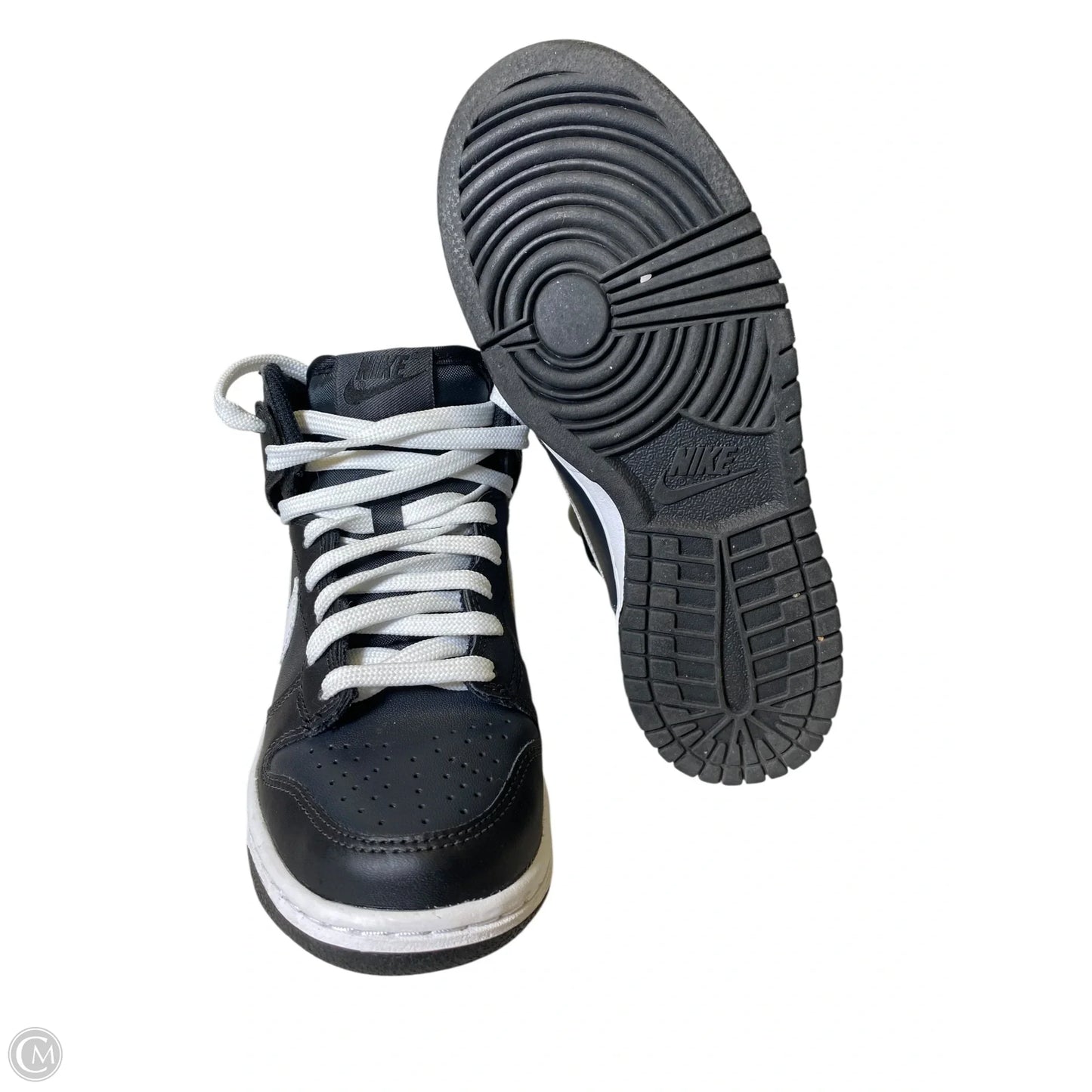 Shoes Sneakers By Nike In Black & White, Size: 4.5Y