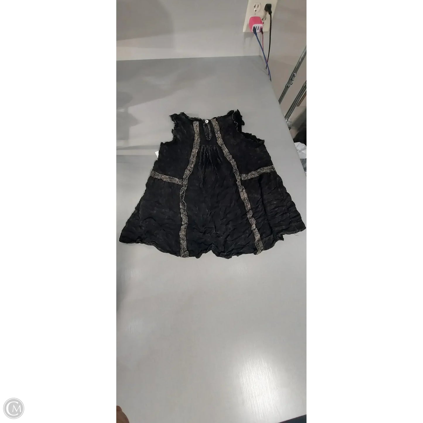 Top Sleeveless By Pol In Black, Size: S