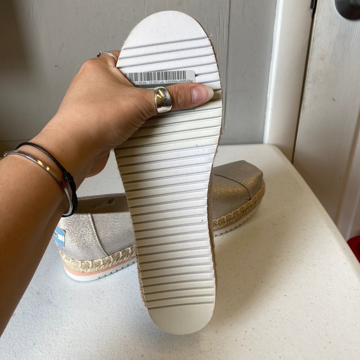 Shoes Sneakers By Toms In Pink Gold, Size:9
