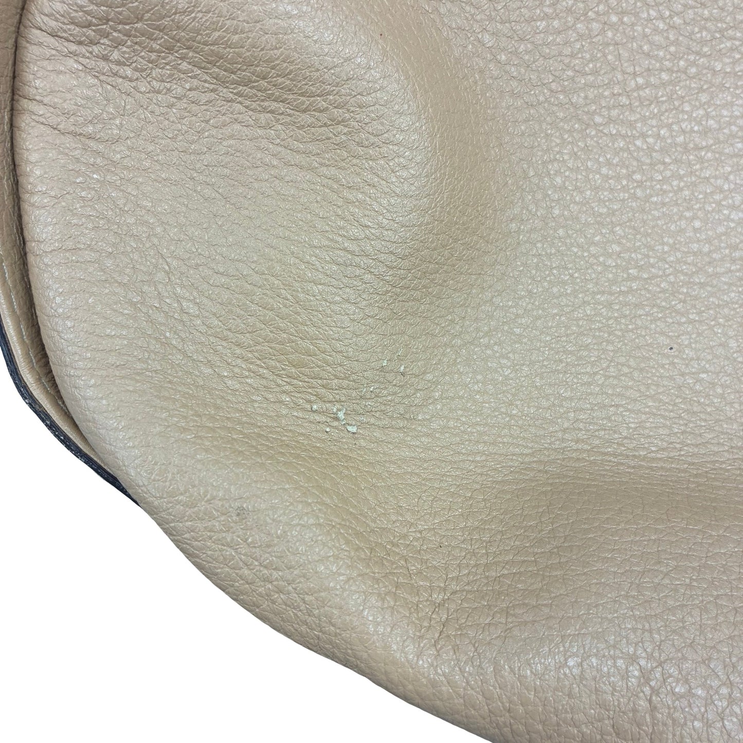 Handbag Luxury Designer By Gucci, Size: Medium