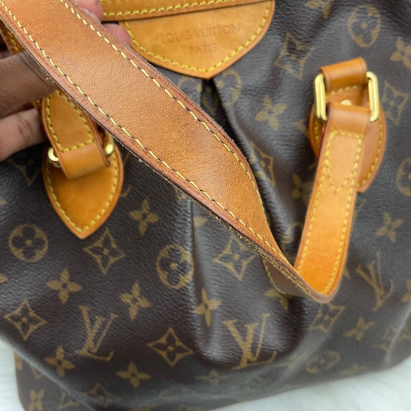 Handbag Luxury Designer By Louis Vuitton, Size: Medium