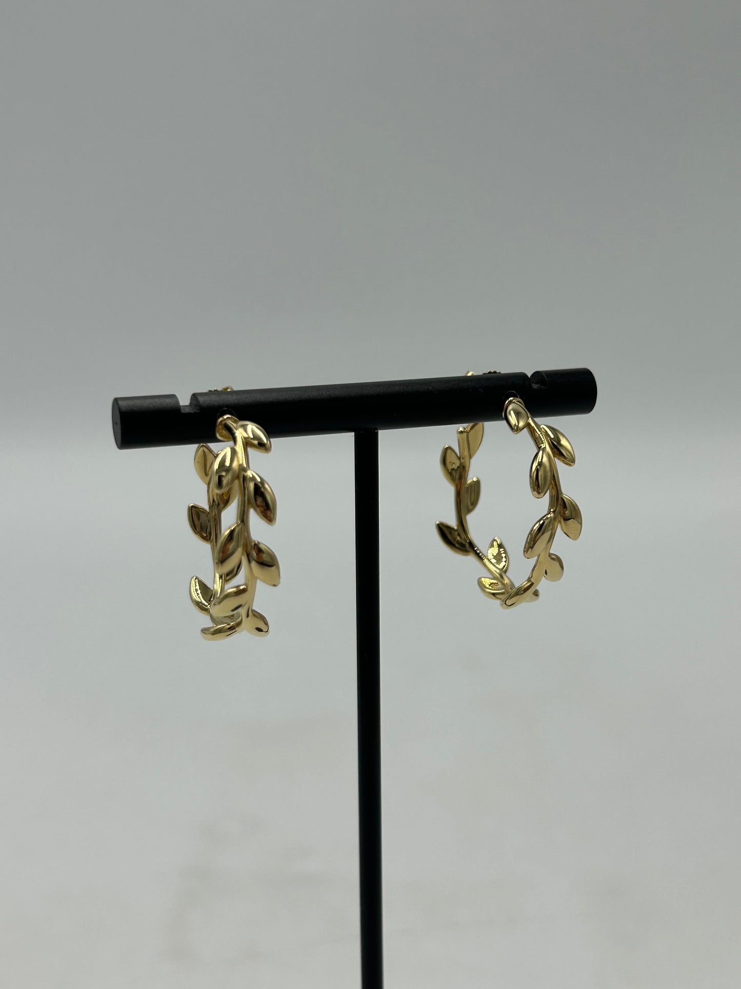 Tiffany & Co. Paloma Olive Leaf 18K Gold Hoops