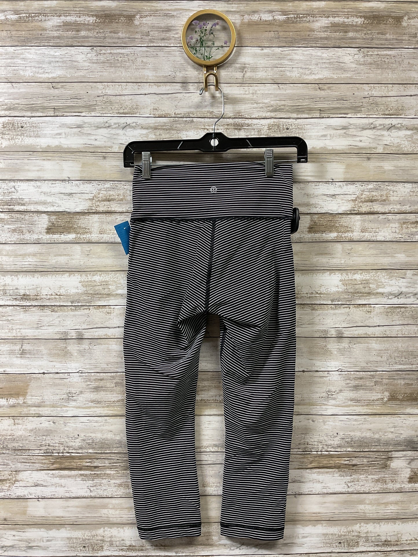 Athletic Leggings Capris By Lululemon In Black & White, Size:6